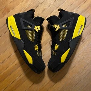 *SOLD* Jordan 4 Thunder Size 12